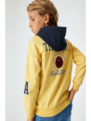 Koton Erkek Çocuk Kapşonlu Sweatshirt Baskı Detaylı Renk Bloklu Uzun Kollu