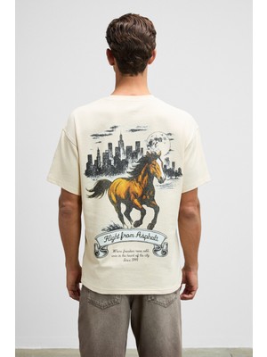 Grimelange LANDI Erkek Önü Nakışlı Ve Baskılı Sırtı Baskılı %100 Organik Pamuk Bisiklet Yaka Oversize Fit Krem