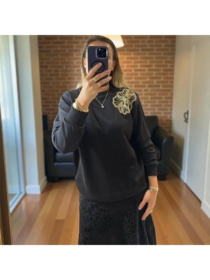 Sweatshirt Omzu Nakış Işlemi