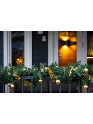 Party Country Garland Çam Dalı 270 cm 200 Dal -Süsleri Dahil Değildir