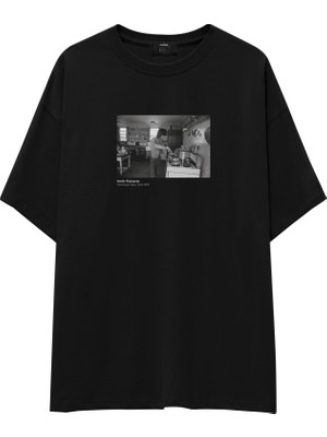 The Lucid Lab Keith Richards Montauk New York 1975 Oversize Tişört - Siyah