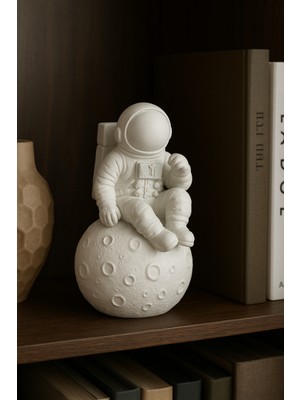 Sisay Home Ay Üzerinde Oturan Astronot Ev Dekoru Çocuk Odası Obje
