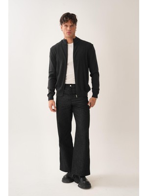 Petek Dokulu Dik Yaka Fermuarlı Triko Hırka