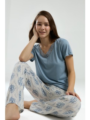 Alissa Kadın V Yaka Kısa Kol T-Shirt & Uzun Alt Pijama Takımı W4.A3.K6.R8K