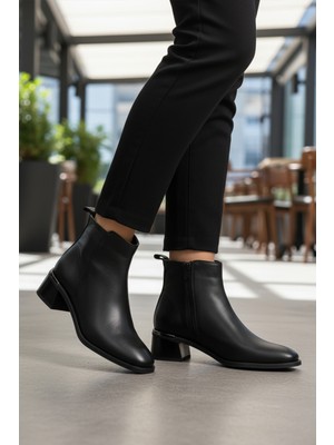 Ayakmod Siyah Hakiki Deri Fermuarlı Hafif Kadın Bot 9786-1 Z