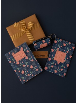 Tiny Wood Kadın Hediye Seti – Defter, Anahtarlık ve Çanta Organizer | Desenli Deri Kapaklı Defter