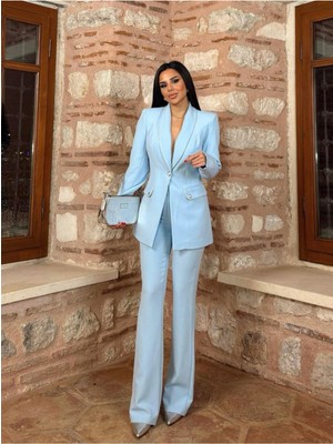 Bella Breeze Kadın Yakası Taş Biyeli Takım Elbise