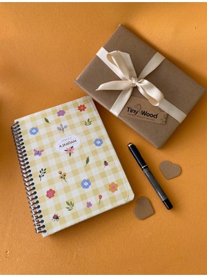 Tiny Wood Süresiz Günlük Ajanda | Çilek ve Çiçek Desenli Spiral Planlayıcı Defter