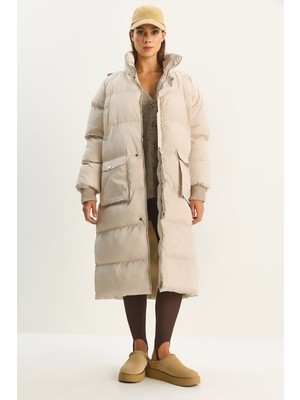 Shade Kadın Gizli Kapüşonlu Cep Detaylı Uzun Astarlı Şişme Mont