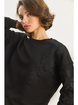 Shade Kadın Bisiklet Yaka Çiçek Nakış ve Boncuk Işlemeli Sweatshirt