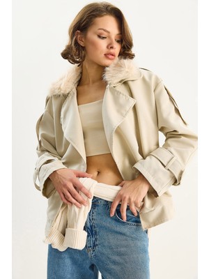 Shade Kadın Beli Lastikli Cep Detaylı Çıkarılabilir Kürk Yaka Astarlı Kısa Trençkot
