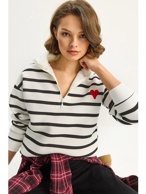 Shade Kadın Kalp Nakışlı Dik Yaka Yarım Fermuarlı Çizgili Sweatshirt