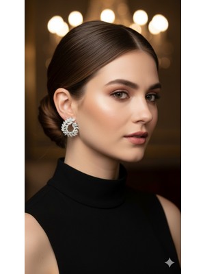 Lu Atelier Celestia Işıltılı Taş Küpe – Gümüş Renkli El Yapımı Zarif Model – Klasik ve Şık Tasarım