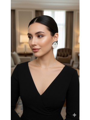 Lu Atelier Boo Arc El Yapımı Polimer Kil Küpe – Siyah Beyaz Minimal Hayalet Tasarım