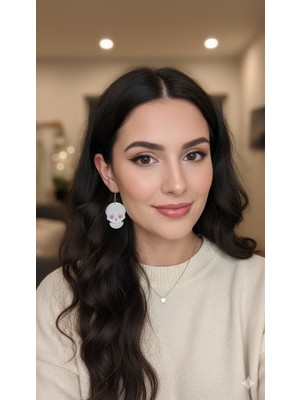 Lu Atelier Skull Amour El Yapımı Polimer Kil Küpe – Kalp Gözlü Kafatası Tasarım – Gotik & Sevimli Konsept Küpe