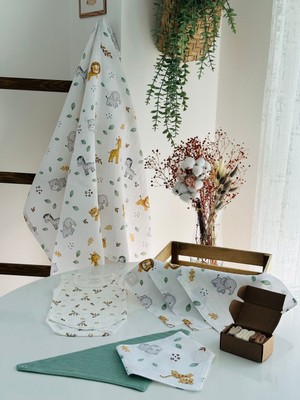 Fulya Tuhafiye Ftbabycollection Müslin & Bambu Yenidoğan Hediye Seti (Battaniye, Mendil, Önlük, Zıbın, Çorap)