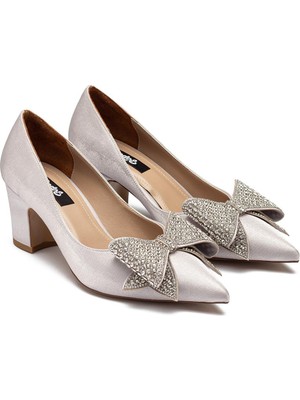 Dedos Kadın Kalın Topuklu Taşlı Fiyonklu Simli Saten Ayakkabı 5015