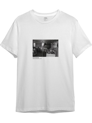 The Lucid Lab Keith Richards Montauk New York 1975 Tişört - Beyaz