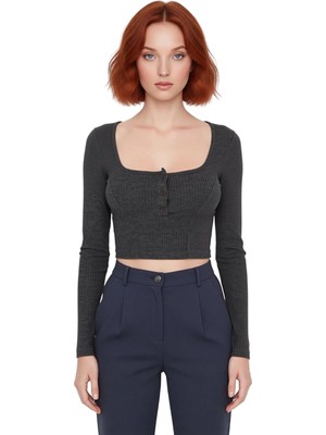 Ersefa Stil Kadın Düğme Detaylı Fitted Vücuda Oturan Fitilli Esnek Bluz Crop Örme Slim Kalıp