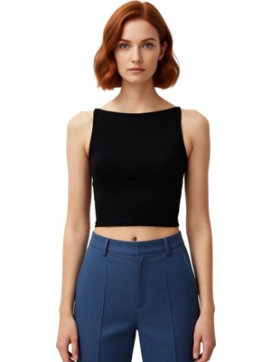 Ersefa Kadın Beyaz Fitted Viskon Ribana Bluz Kayık Yaka Ince Askılı Crop Kesim Günlük Şık ve Konforlu