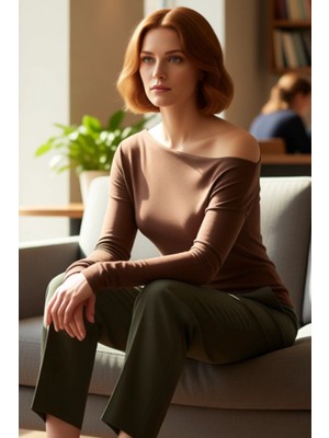 FRM Kadın Şık Regular Kayık Yaka Düşük Kol Slim Kalıp Örme Düz Yumuşak Kumaşlı Fitted Vücuda Oturan Bluz