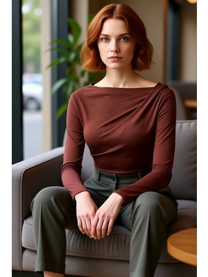 FRM Kadın Vücuda Oturan Asimetrik Yaka Detaylı Esnek Örme Üst Kaliteli Şık Rahat Modern Zarif Günlük