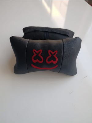 Autosar Kırmızı Marsmallow Gülücük Nakışlı Ortopedik Suni Deri Oto Boyun Yastığı