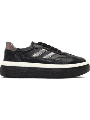Derimod Kadın Siyah Bağcıklı Kalın Tabanlı Deri Sneaker 25AFD512614