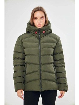 D1fference İçi Astarlı Cepli Kapüşonlu Jel Elyaflı Su ve Rügar Geçirmez Kadın Kışlık Mont