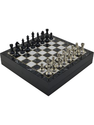 Gifthome Orta Boy Premium Black Metal Klasik Satranç Takımı ve Mermer Desenli Sandıklı Mdf Tahtası (30X30X6 Cm.)