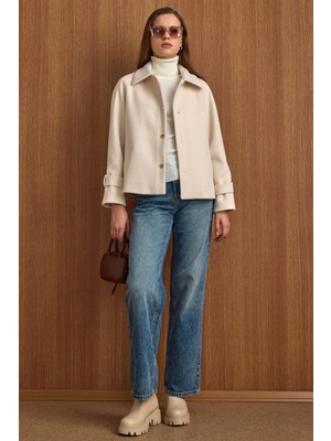 Olcay Çıt Çıt Kapamalı Pat Detaylı Kısa Kaban Ekru 3163