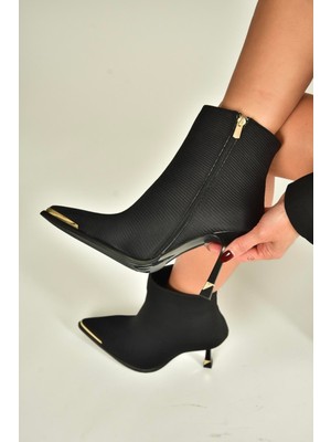 Fox Shoes V820200504 Siyah Kumaş Ince Topuklu Sivri Burunlu Yarım Bot
