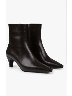 Shoeberry Kadın Lulu Kahve Cilt Kısa Topuklu Bot Suni Deri Şık Görünüm ve Konforlu Tasarım