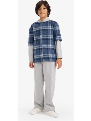 DeFacto 2'li Takım Çıkarılabilir Kapüşonlu Kareli Gömlek Eşofman Altı Erkek Çocuk G3272A825WN