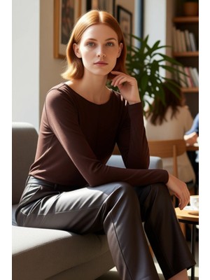 FRM Kadın Regular Kalıp Uzun Kollu Crop Triko Bluz Nervürlü Kayık Yaka Kaliteli Şık Rahat Modern