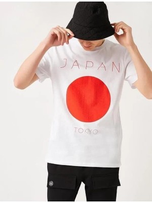 Koton Erkek Standart Fit Tokyo Baskılı Tişört