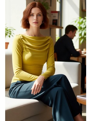 FRM Kadın Moda Şık Üst Giyim Regular Kayık Yaka Slim Kalıp Örme Drapeli Vücuda Oturan Esnek Bluz