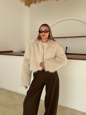 Astarlı ve Kancalı Şık Kürk Mont