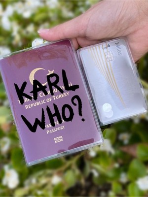 Nurdic Karl Who Desenli Universal Şeffaf Pasaport Kılıfı Model Tüm Ülke Pasaportlarına Uygun