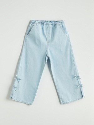 LC Waikiki Yeni Sezon Beli Lastikli Fiyonk Detaylı Kız Çocuk Jean KAPRI_8684688930365