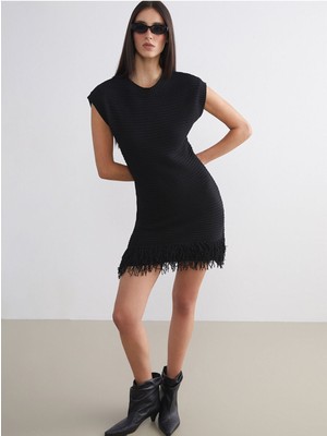 LC Waikiki Artı Yeni Sezon Bisiklet Yaka Mini Triko ELBISE_8684690675667