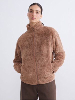 LC Waikiki Dik Yaka Kadın Pelüş HIRKA_8684685285376