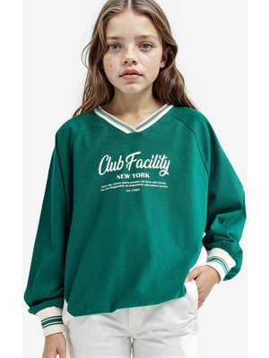 DeFacto Kız Çocuk Oversize Geniş Kalıp V Yaka Baskılı Okul Sweatshirt F7583A825AU