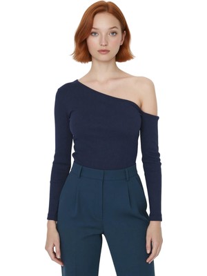 Ersefa Kadın Bordo Fitted Vücuda Oturan Asimetrik Yaka Düşük Kol Örme Bluz Uzun Kollu Crop Kesim Rahat