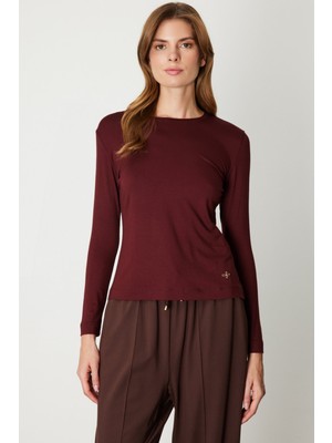 On Kadın Metal Aksesuarlı Sıfır Yaka Basic Bluz 61303 Bordo