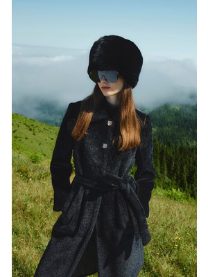 Zühre Aksesuar Detaylı  Peluş Kaba