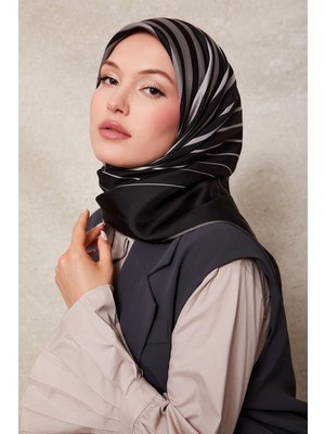 Lêvi D'or Gri Şerit Desenli Twill İpek Eşarp