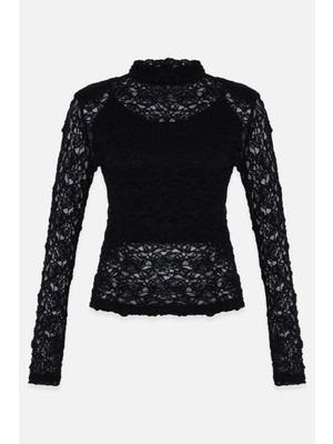 Setre Siyah Dantel Detaylı Tam Kalıp Bluz