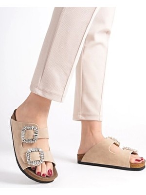 Kadın EFW Ilyada Taşlı Çift Toka Krem Terlik Hafif Yapısı ile Gün Boyu Rahatlık Sağlar