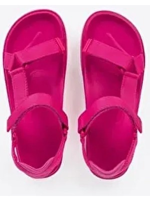 Letoon Kadın Sandalet Poliüretan Taban ile Günlük Kullanım için Rahat ve Şık Tasarım